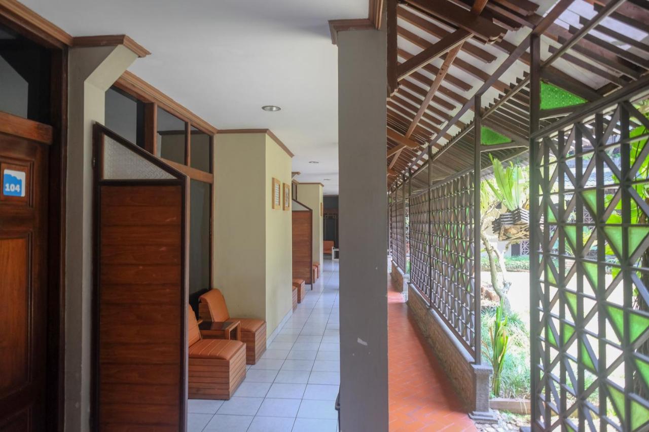 Urbanview Hotel Syariah Wisnugraha By Reddoorz Yogyakarta Exterior foto