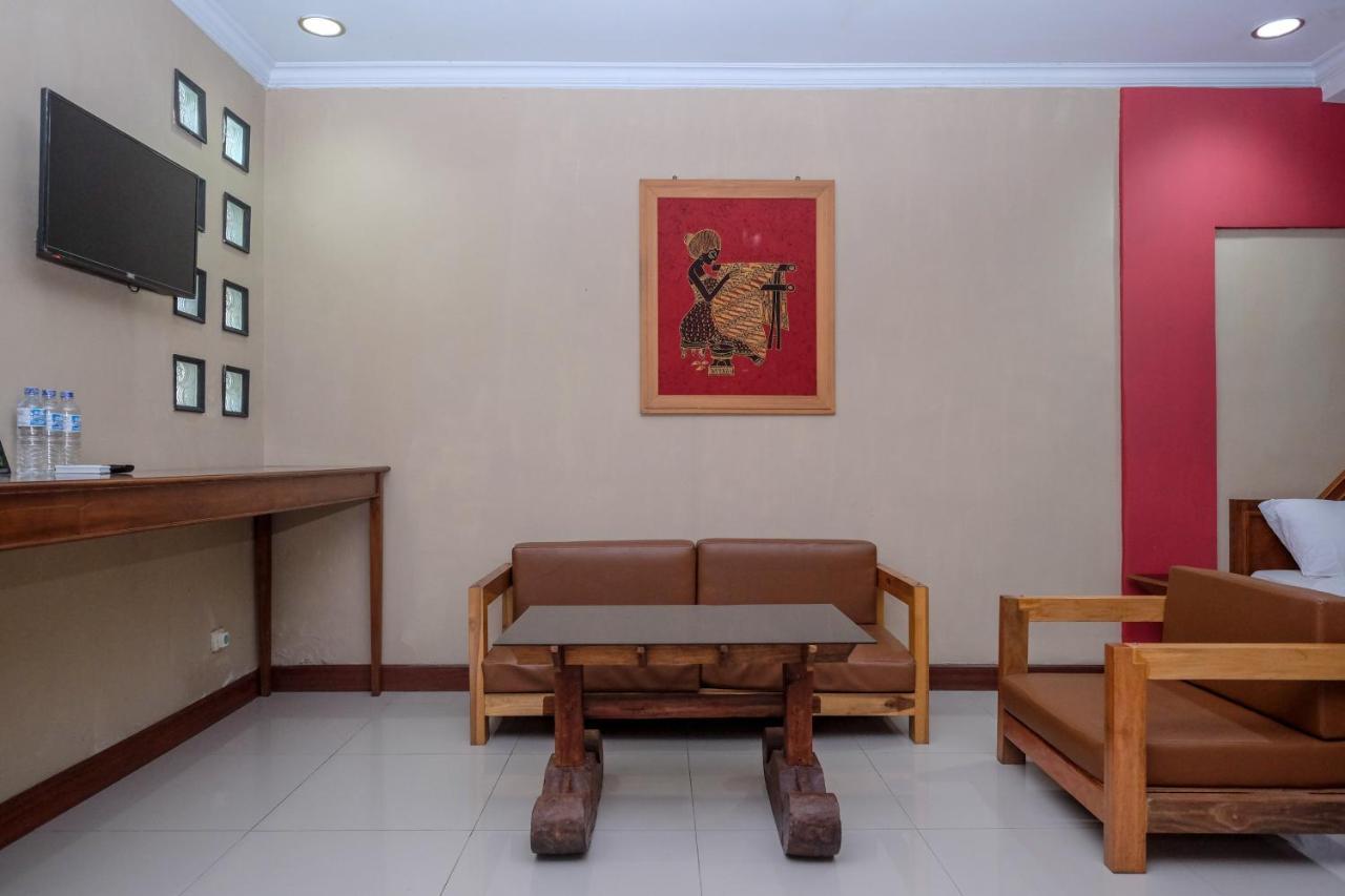 Urbanview Hotel Syariah Wisnugraha By Reddoorz Yogyakarta Exterior foto