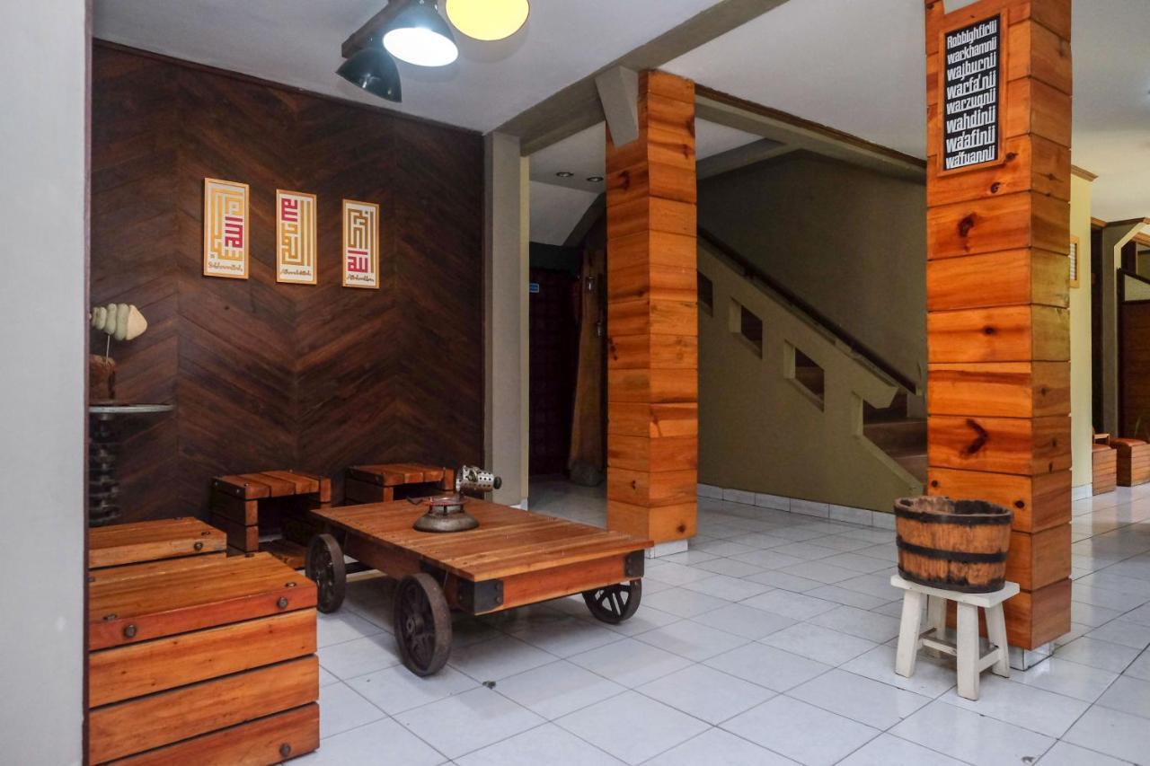Urbanview Hotel Syariah Wisnugraha By Reddoorz Yogyakarta Exterior foto