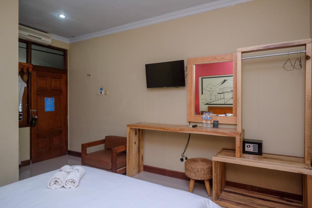 Urbanview Hotel Syariah Wisnugraha By Reddoorz Yogyakarta Exterior foto